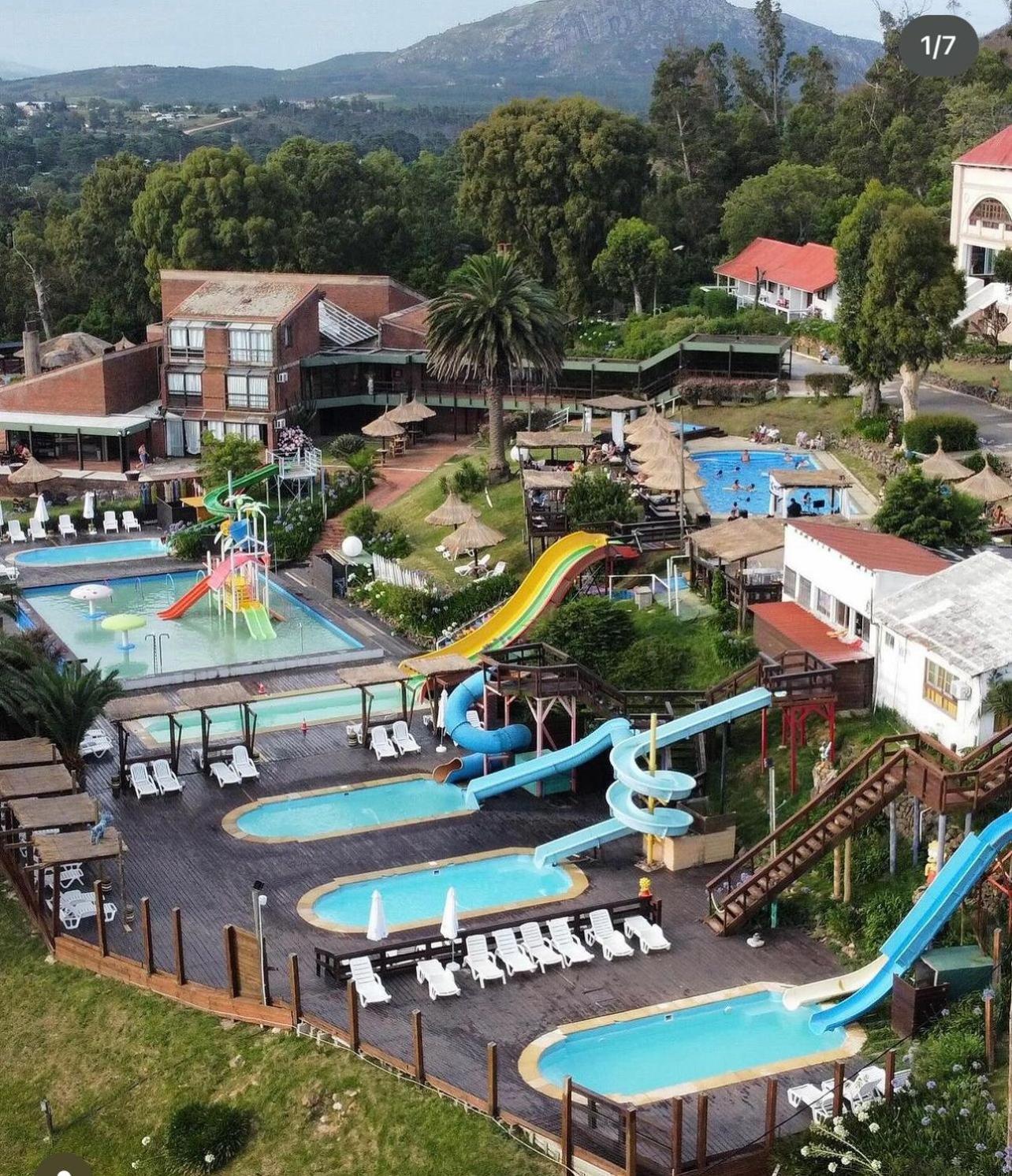 Complejo Laderas Del Cerro Hotel Piriapolis Bagian luar foto
