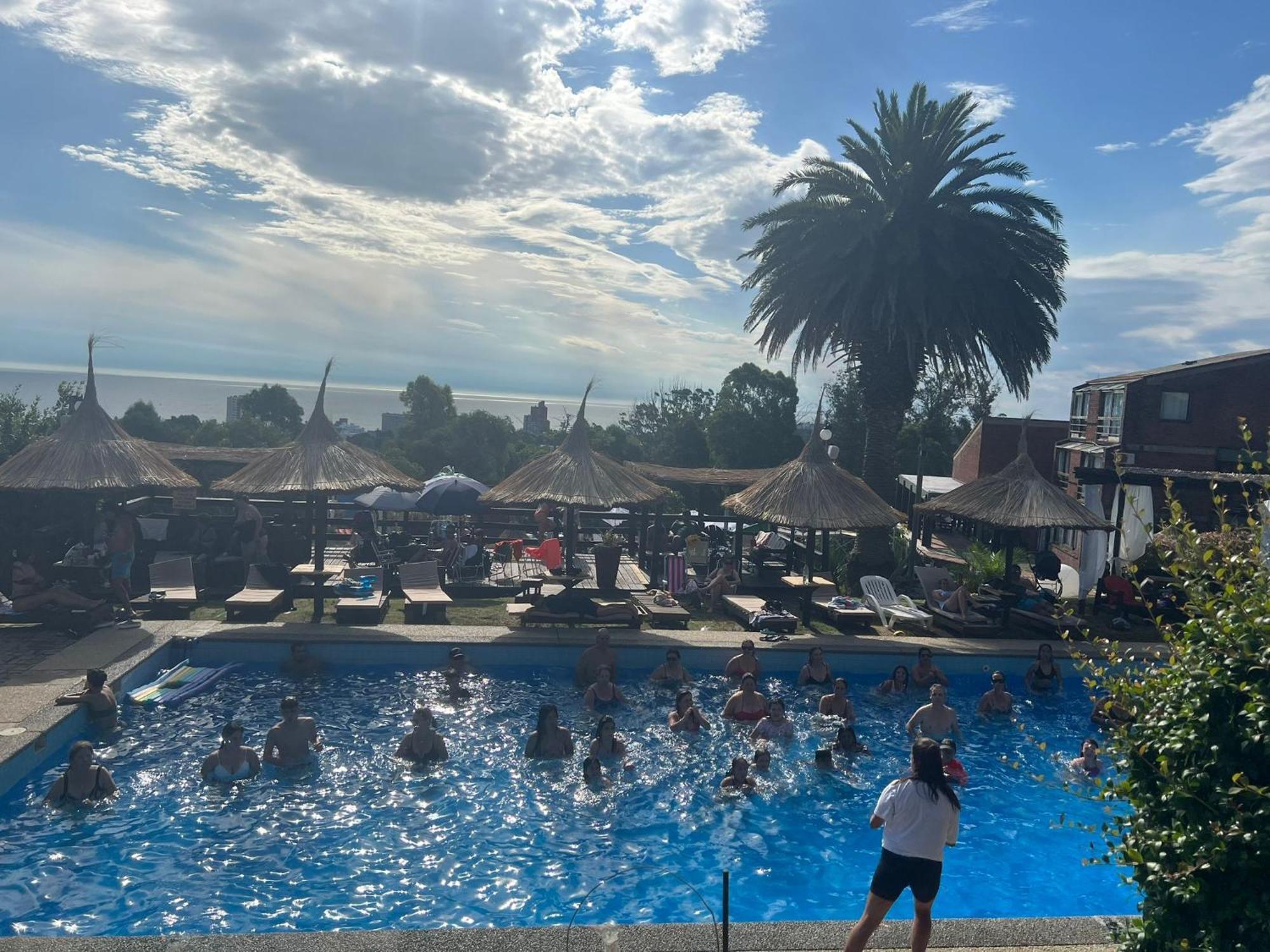 Complejo Laderas Del Cerro Hotel Piriapolis Bagian luar foto